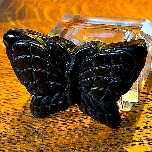 BUTTERFLY 🦋 BLACK OBSIDIAN CARVED CRYSTAL - Picture 1 of 9